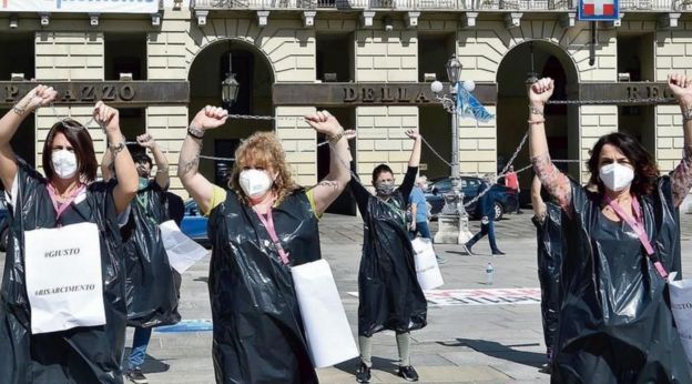 Enfermeiros protestando em Turim