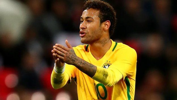 Neymar em partida da seleção brasileira