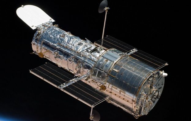 Nasa, SpaceX study Hubble telescope re-boost mission - BBC News