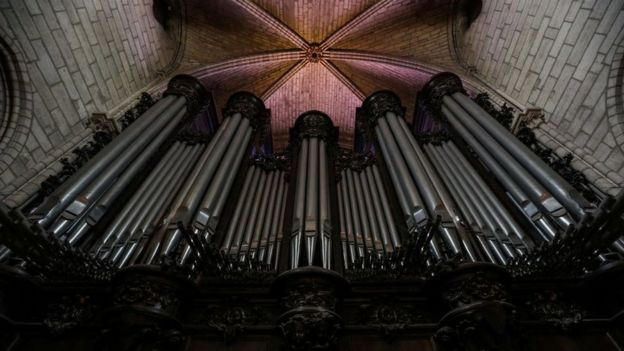 El órgano de Notre Dame tiene unos 8.000 tubos.