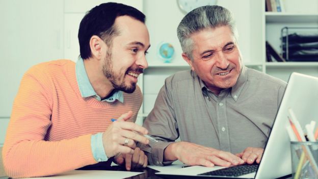 Colegas de trabalho rindo