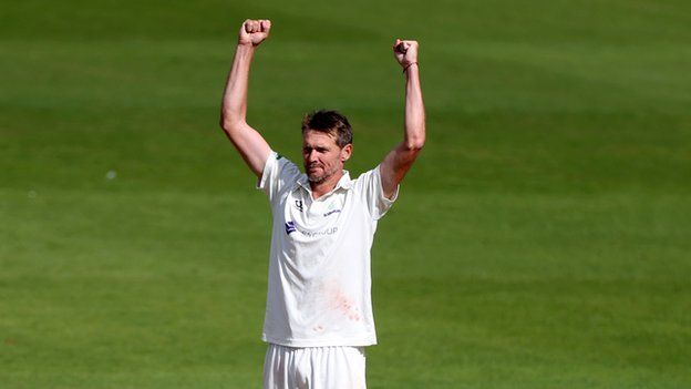 Michael Hogan dismissed Derbyshire's Sam Conners with his final ball at Sophia Gardens