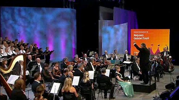 Perfformiad o'r Requiem gan Fauré yn Eisteddfod Sir Gâr y llynedd