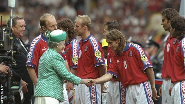The Czech Republic players meeting the Queen at Wembley