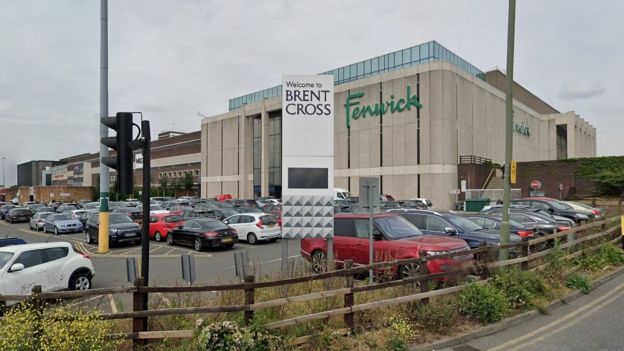 Brent Cross: Man stabbed to death in shopping centre - BBC ...