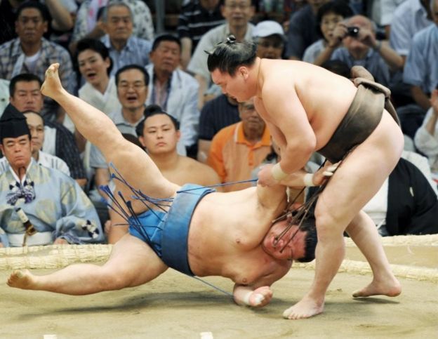 Lucha de sumo. (Foto: JIJI PRESS/AFP/Getty Images)