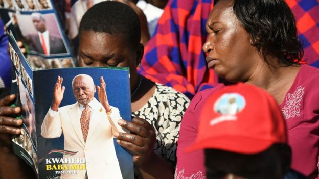 Mourners at the Nyayo National Stadium