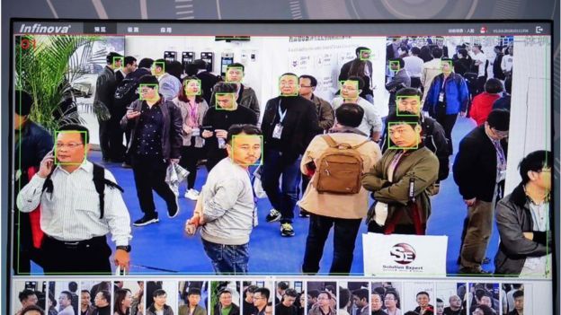 পলাতক অপরাধী ধরার জন্য এখন ব্যবহার করার হচ্ছে ফেসিয়াল রিকগনিশন প্রযুক্তি