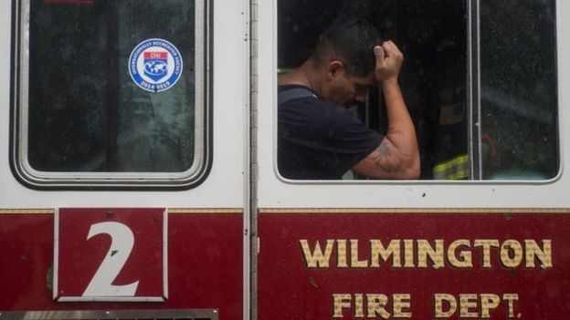 Bombero de Wilmington tomando un descanso.