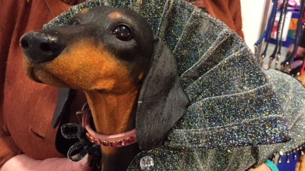 Dog model with Diamond Dogs coat