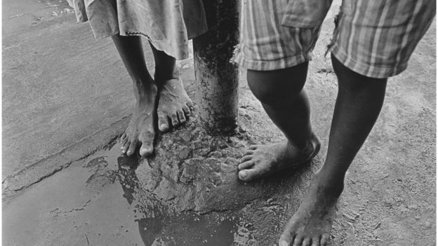 ঢাকার রাস্তায় পথ-শিশুরা