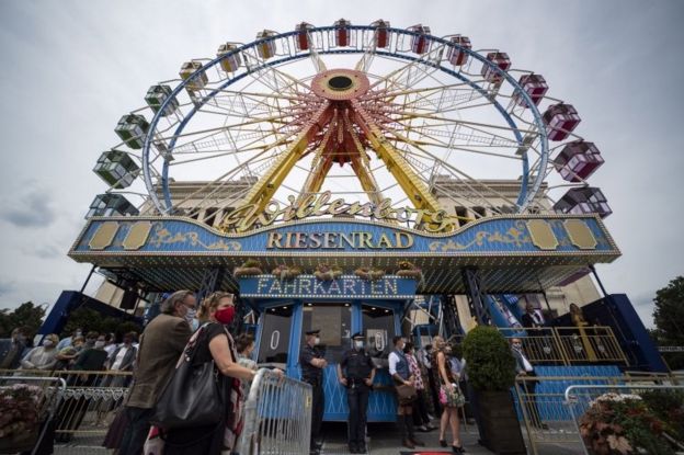 Koronavir�s: Avrupa'da vaka say�lar� art�yor, yeni �nlemler g�ndemde