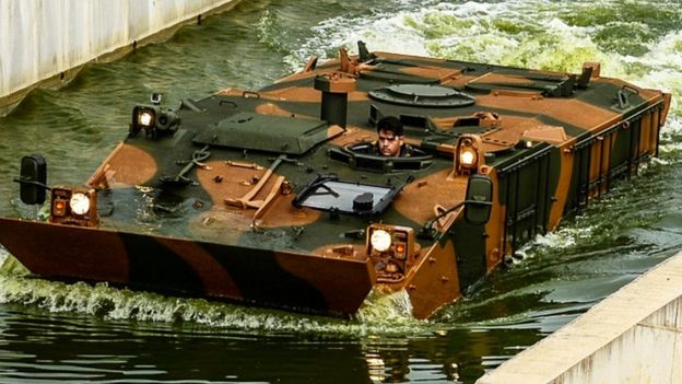 Um exemplar de um veículo blindado do Exército