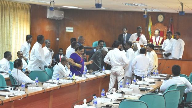 கோரமின்மையால் நண்பர்களுக்கு முன்னர் இரண்டு முறை சபை ஒத்திவைக்கப்பட்டது