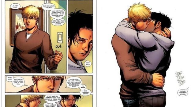 HQ da Marvel com quadrinhos entre dois personagens masculinos; em um deles eles se beijam na boca