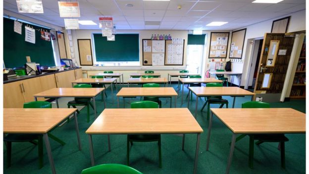 report-calls-for-more-irish-speaking-teachers-bbc-news