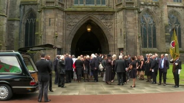 Hereford funeral for SAS Iranian embassy siege soldier - BBC News