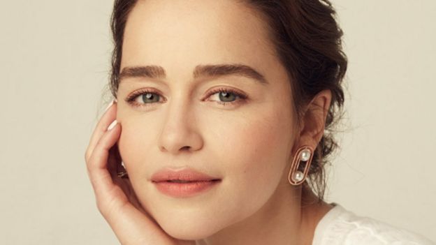 Emilia Clarke on the book that helped her to grieve for her dad - BBC News