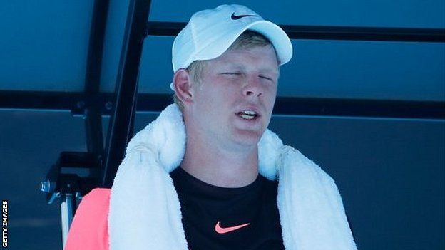 Kyle Edmund tries to cool down during a break between games