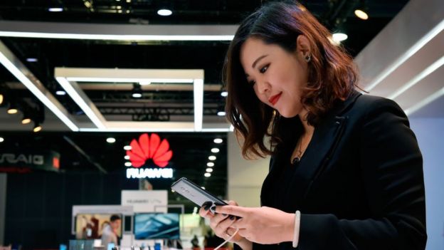 Ông Trump đã khơi mào một cuộc chiến thương mại với Bắc Kinh, cấm Huawei được vào mạng 5G của Hoa Kỳ