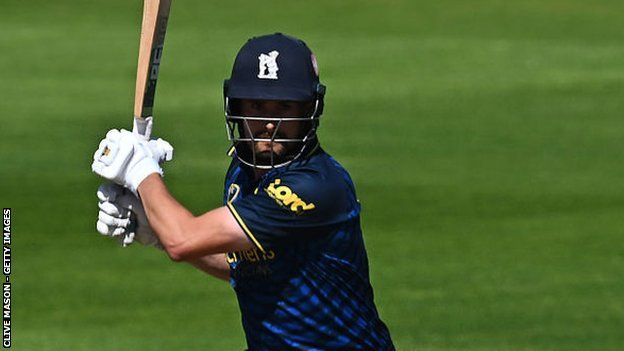 Warwickshire skipper Will Rhodes hit five sixes in his maiden List A ton, beating his previous best of 76 for the Bears