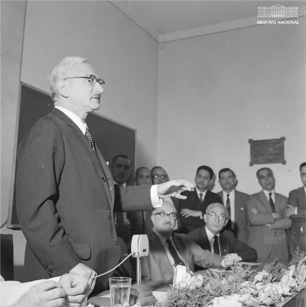 O médico Albert Sabin em palestra no Instituto Fernandes Figueira – IFF/Fiocruz, durante visita ao Brasil no dia 28 de junho de 1961