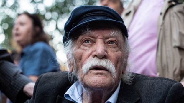 Manolis Glezos en abril de 2018