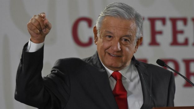 El presidente Andrés Manuel López Obrador respalda al empresario Carlos Slim.