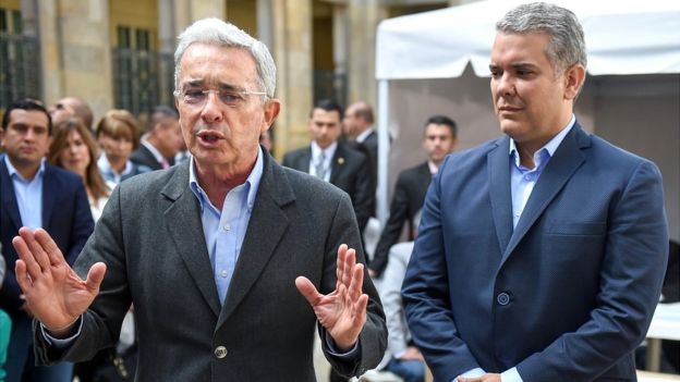 Álvaro Uribe e Iván Duque, quando este era candidato à presidência