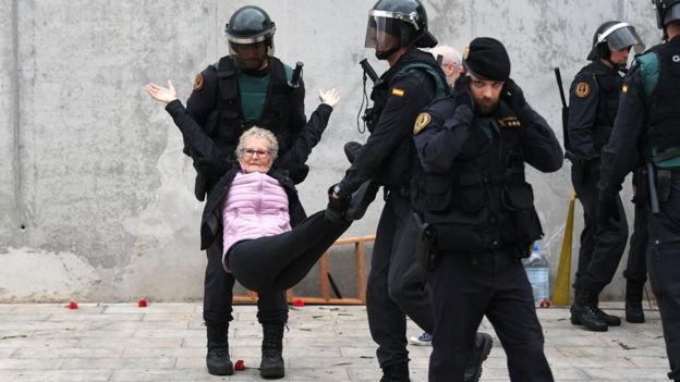 Barcelona polisi müdahale