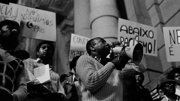 As fotos que mostram como negros combateram o racismo em plena ditadura ...