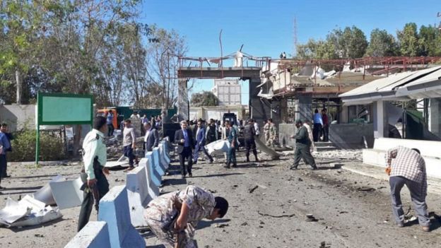 موقع الهجوم الانتحاري أمام مخفر الشرطة في مدينة تشابهار الساحلية جنوبي شرقي إيران. 6 ديسمبر/كانون الأول 2018.