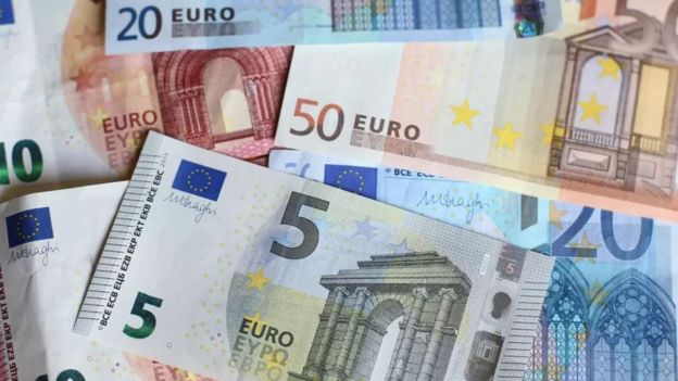 Irish domestic economy recovered strongly - BBC News