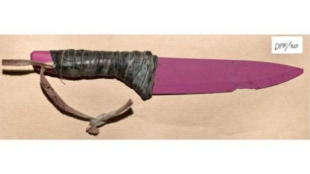 سكاكين استخدمت في الهجوم