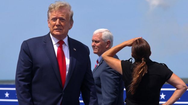 Donald Trump, Mike Pence y su esposa Karen en Cabo Cañaveral