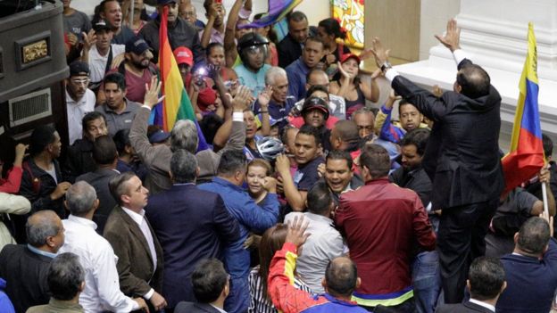 Protesta en la Asamblea Nacional