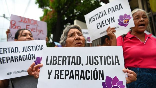 Marcha a favor de la puesta en libertad de Evelyn Hernández.