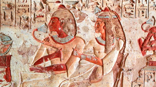 Imagen de una pareja en el antiguo Egipto