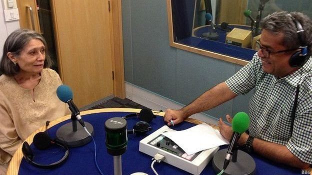 பிபிசி ஸ்டூடியோவில் ரெஹான் ஃபஜலுடன் ஹர்மாலா குப்தா