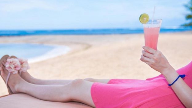 மதுவோடு பெண்