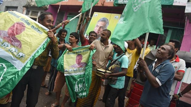 இலங்கை உள்ளூராட்சி தேர்தலில் போட்டியிடும் பெண் வேட்பாளர்களிடம் சில்மிஷம்