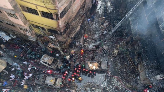 Tempat kebakaran di permukiman kuno yang sesak di Dhaka.