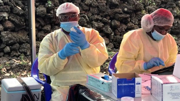 Congolese health workers prepare to administer Ebola vaccinations