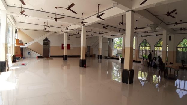 பளà¯à®³à®¿à®µà®¾à®à®²à¯