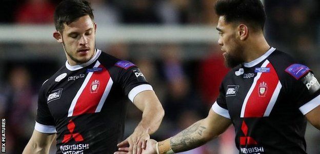 Salford's Niall Evalds (left) has now scored nine tries in his last six visits to St Helens - but always ended up on the losing side