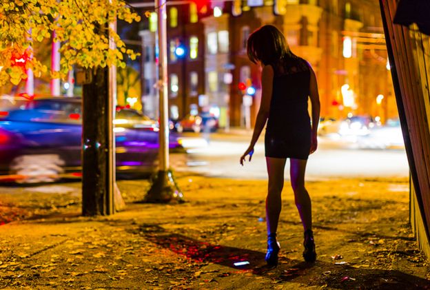 Una prostituta en una plaza