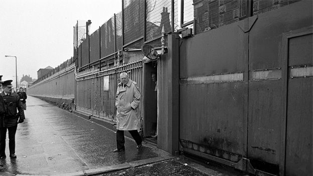Paisley leaves the Crumlim Road Gaol