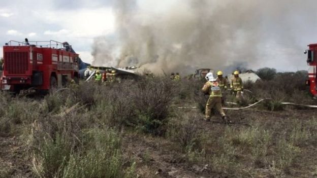 மெக்சிகோவில் விமான விபத்து