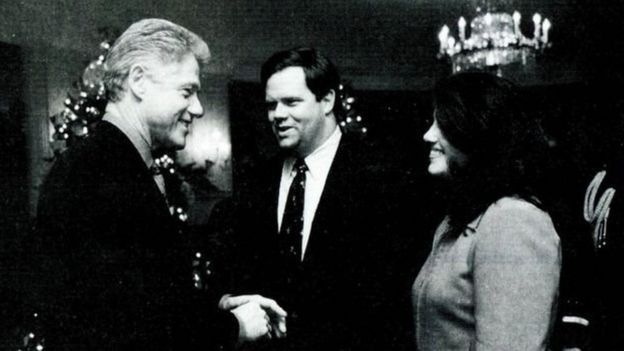 মনিকা লিউনস্কির সাথে প্রেসিডেন্ট ক্লিনটন।