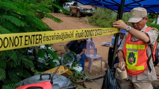 தாய்லாந்து குகை: மீட்புப் பணி மீண்டும் நாளை தொடங்கும்